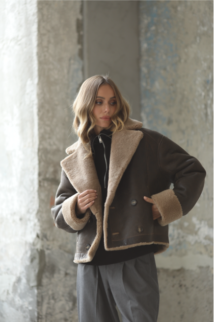 Short chocolate sheepskin coat