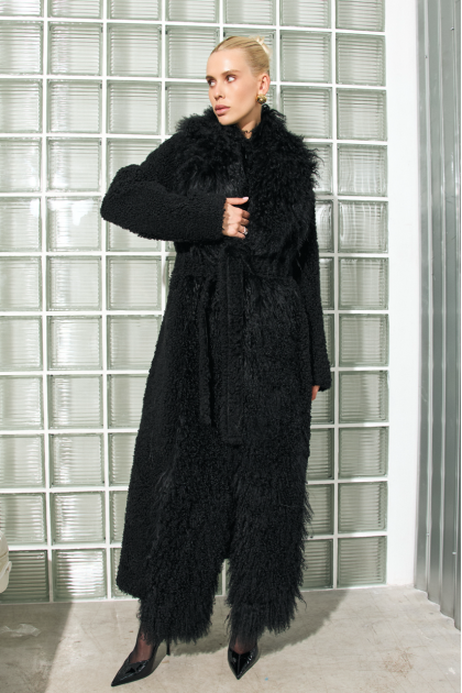 Long sheepskin coat with llama