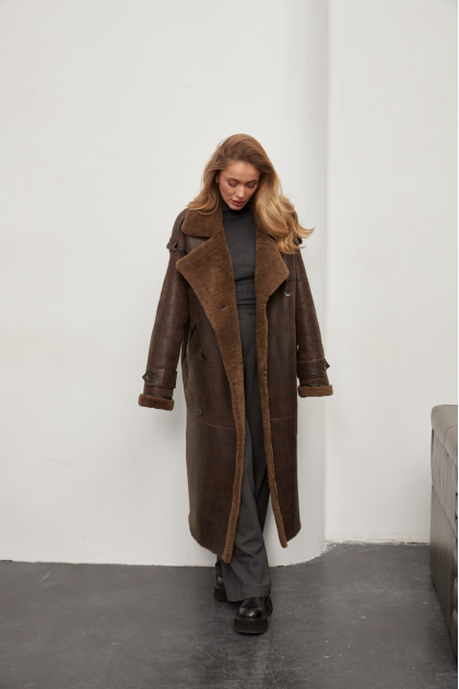 Long sheepskin coat of chocolate color