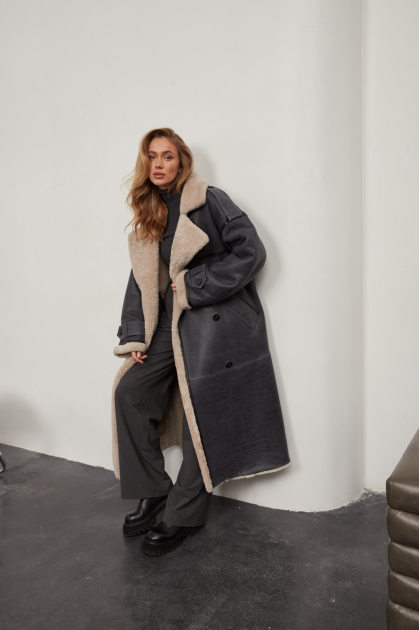 Women's sheepskin coat in VINTAGE style