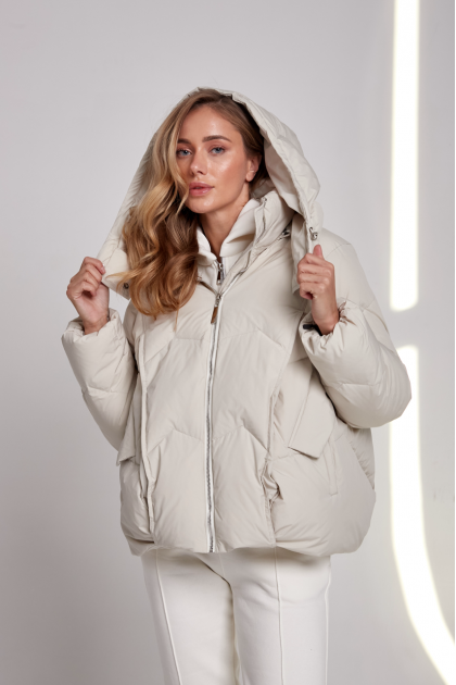 Short white down jacket