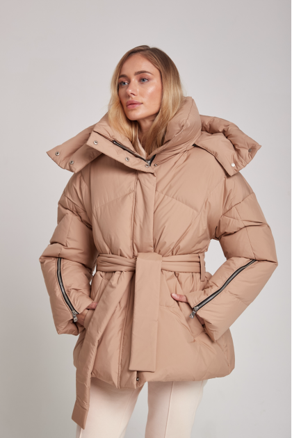 Short beige down jacket