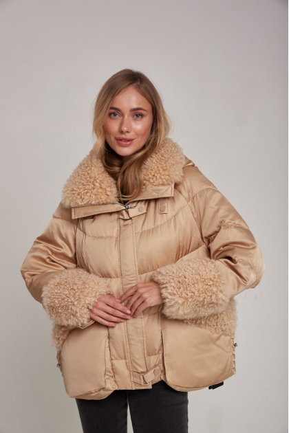 Women's down jacket with lamb fur