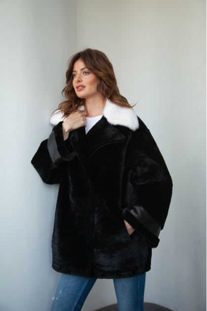 Sheepskin coat with white mink