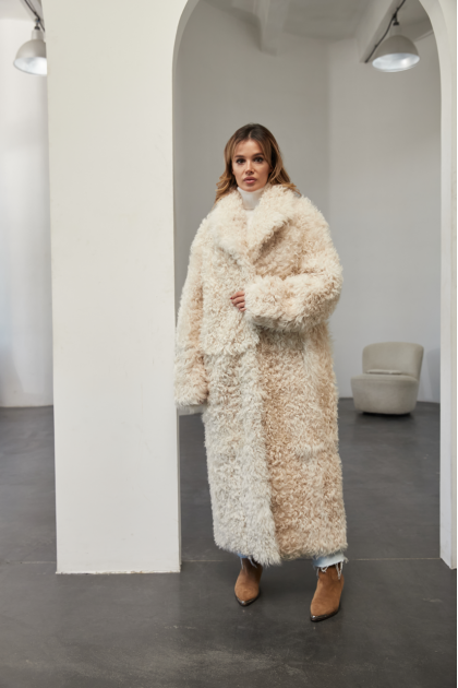 Two-sided long sheepskin coat