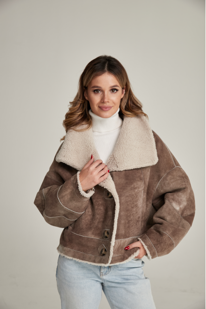 Short sheepskin jacket