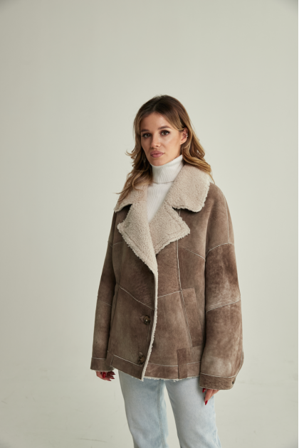 Short sheepskin jacket