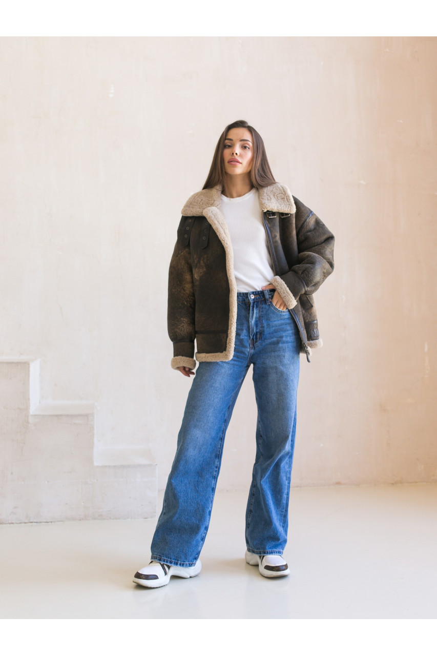 Stylish women's sheepskin coat made of natural sheepskin in VINTAGE style
