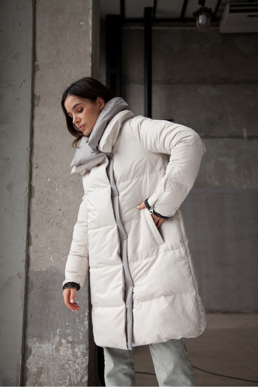 Women's down jacket with natural white filling