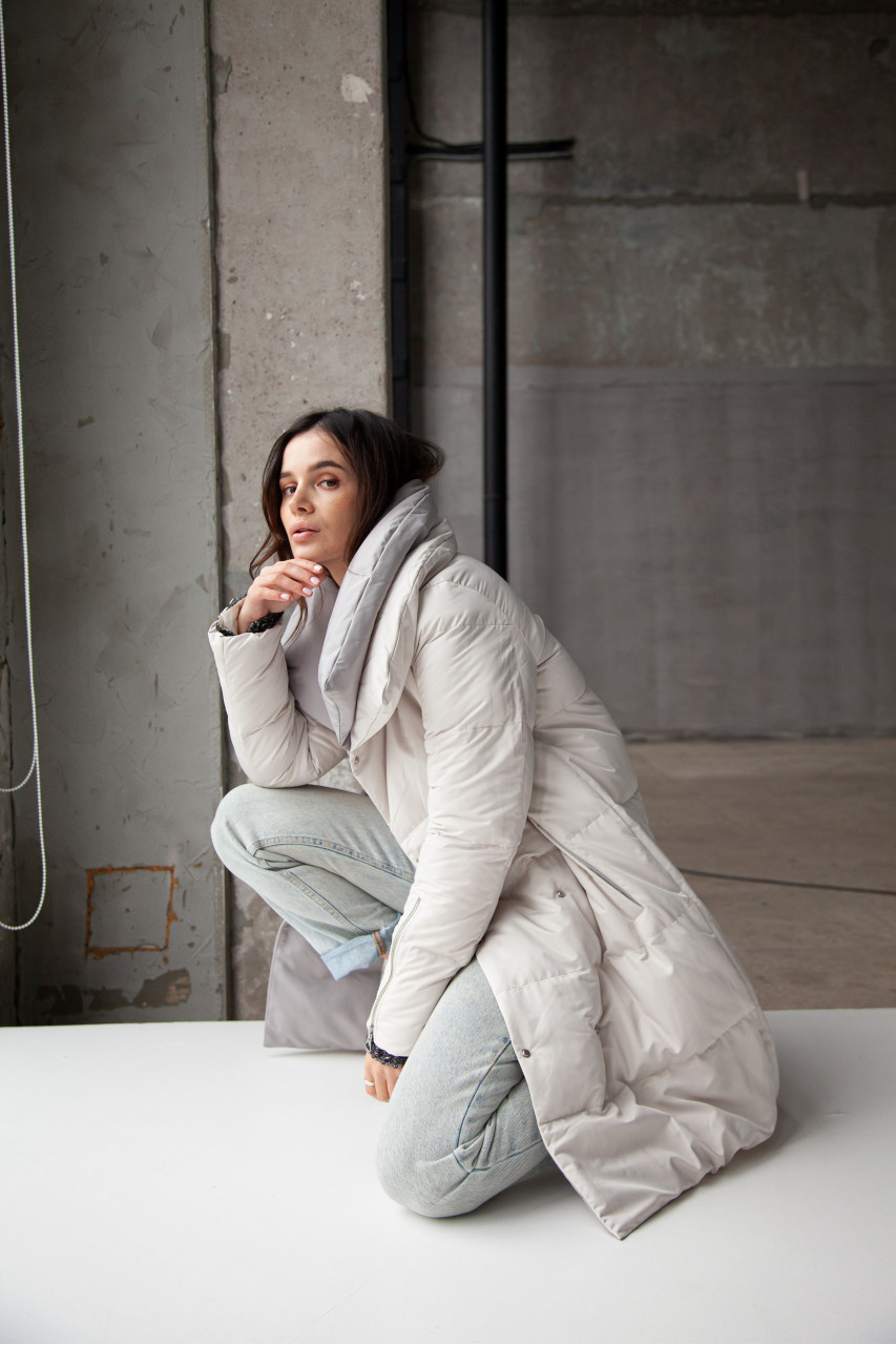 Women's down jacket with natural white filling