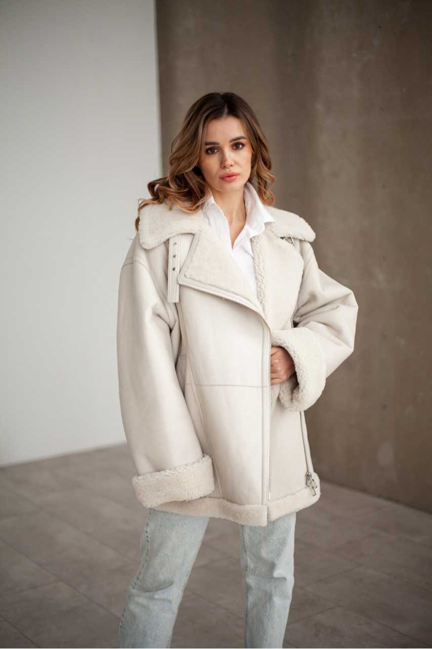 White women's sheepskin coat made of natural sheepskin