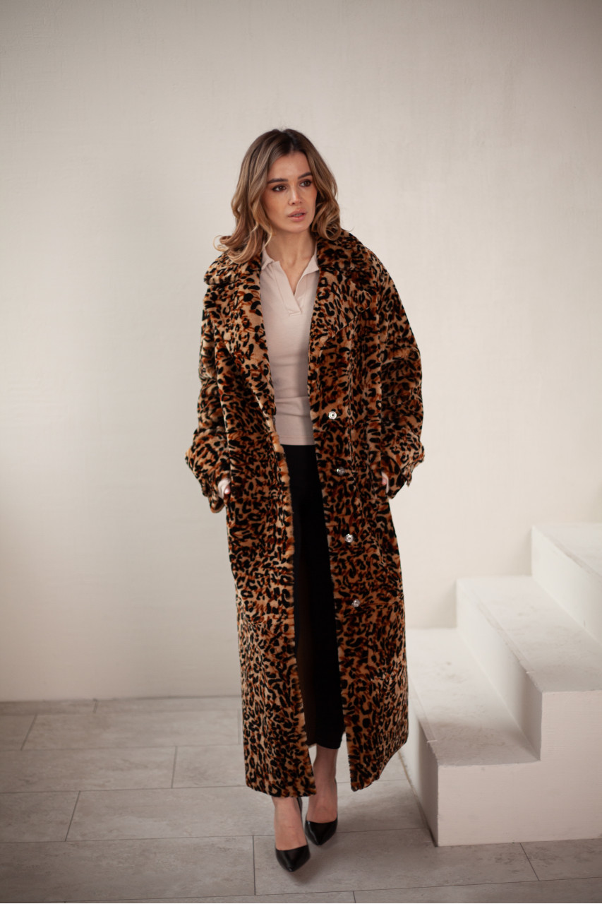 Long women's sheepskin coat made of natural sheepskin with a leopard print