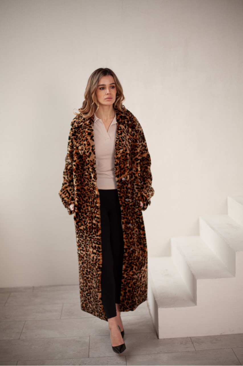 Long women's sheepskin coat made of natural sheepskin with a leopard print