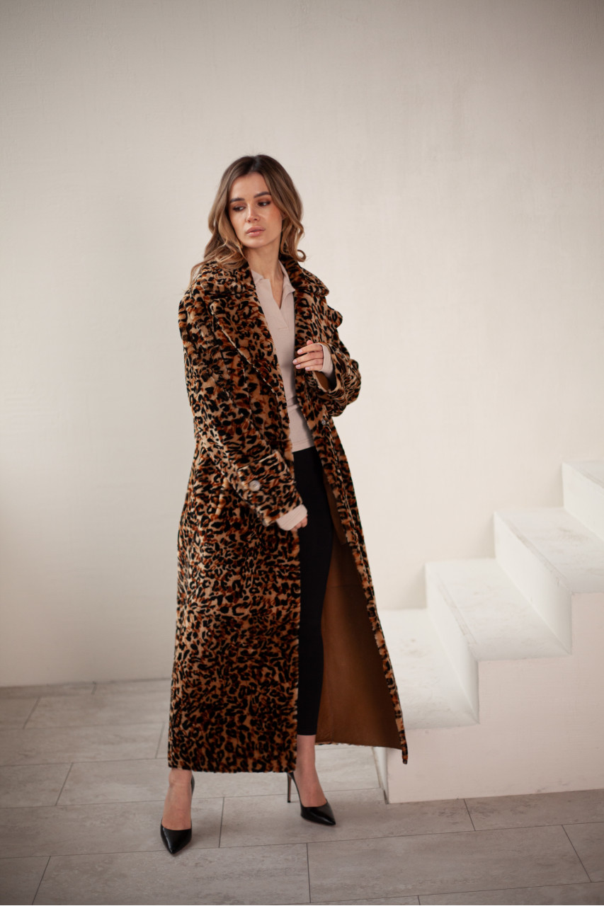 Long women's sheepskin coat made of natural sheepskin with a leopard print