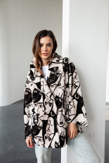 Women's sheepskin coat with a print