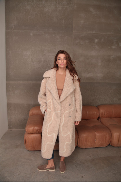 A beige woolen coat