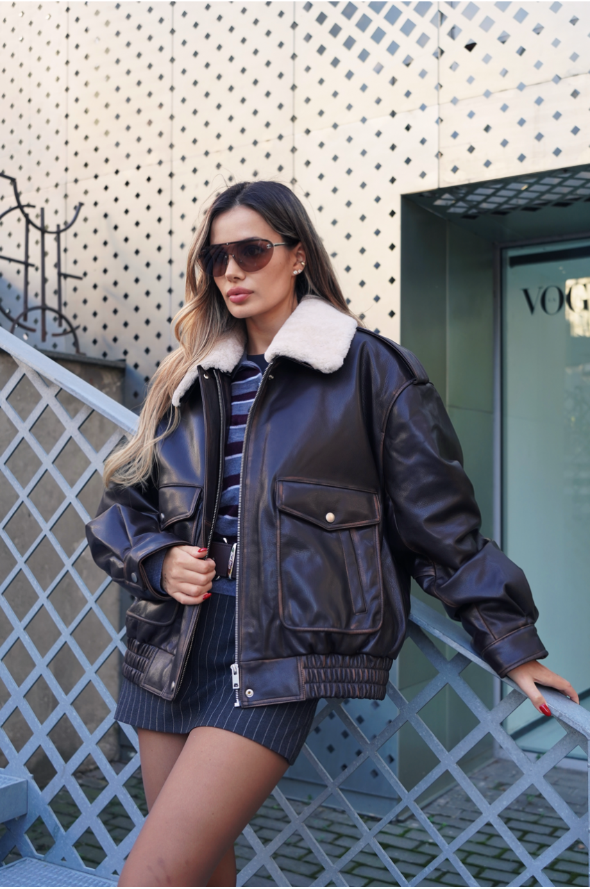 Dark chocolate leather jacket in VINTAGE style with fur collar